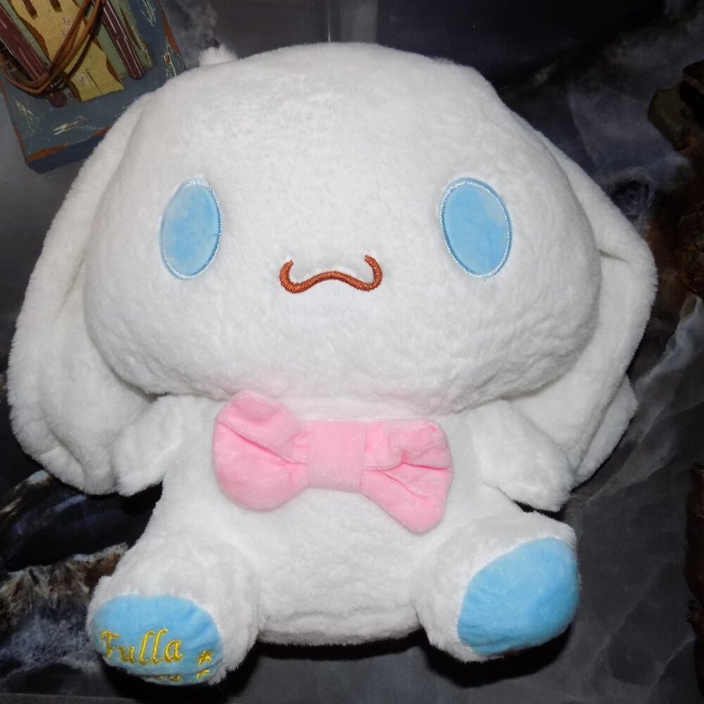 CINNAMONROLL PLUSH BACKPACK W/DETACHABLE STRAPS NWOT